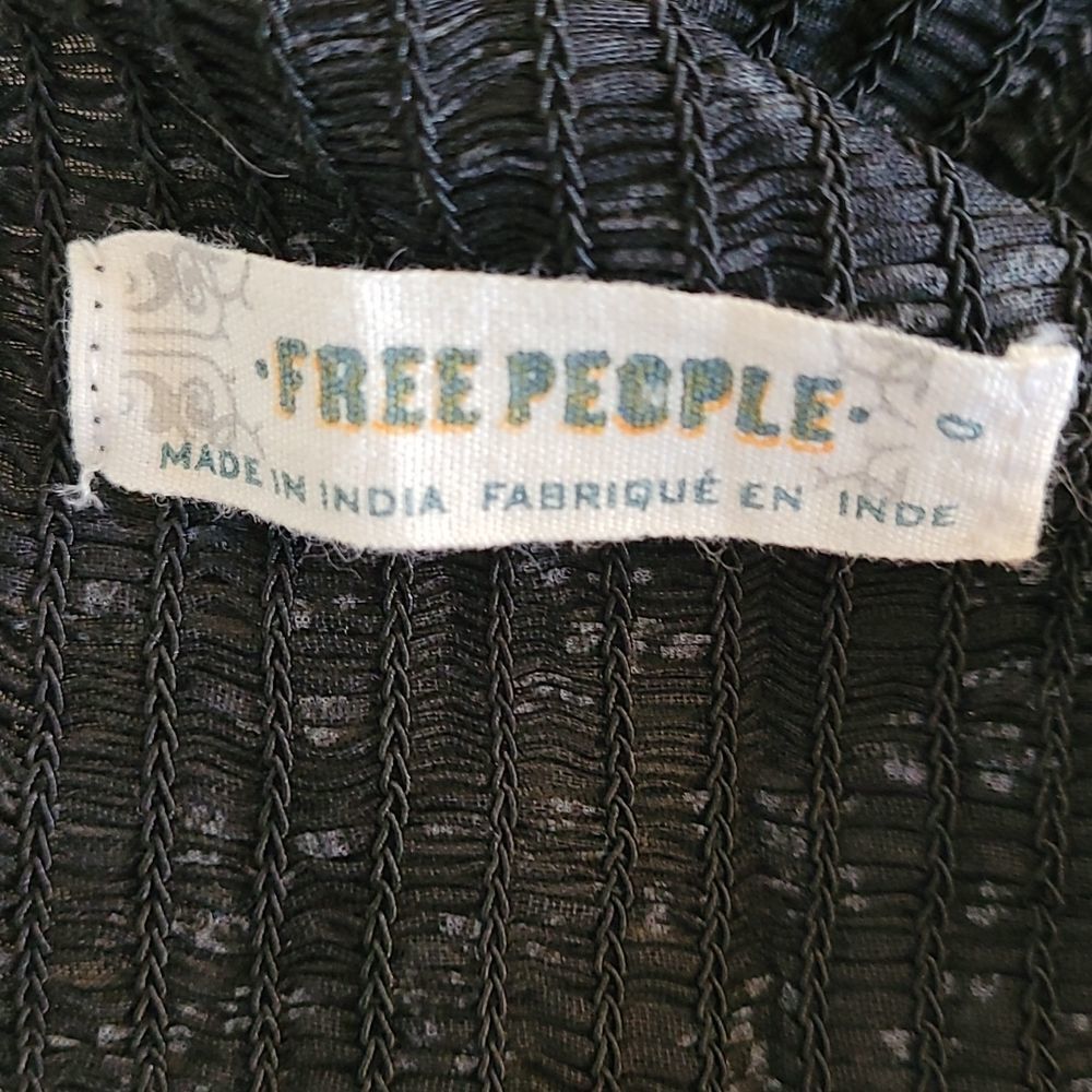 Effortlessly Chic: Free People's Summer Festival Streetware Collection - Picture 10 of 15